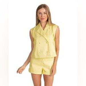 NWT S’EDGE yellow vegan leather Vera jacket sleeveless button up vest size small